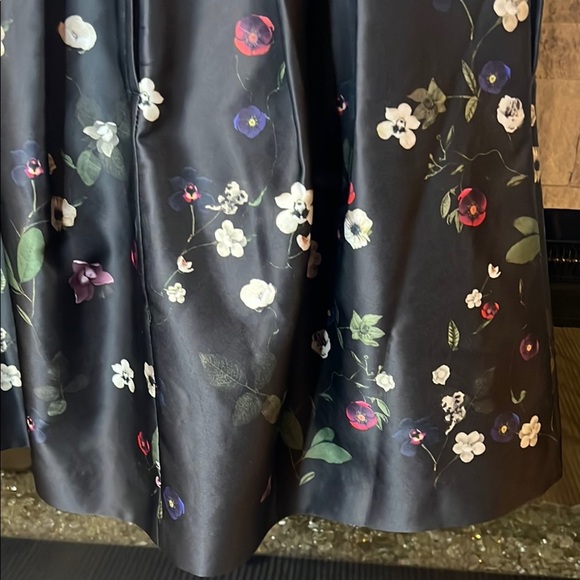 H&M Black A-Line Pleated Sateen Floral print skirt size 10 - Picture 15 of 16